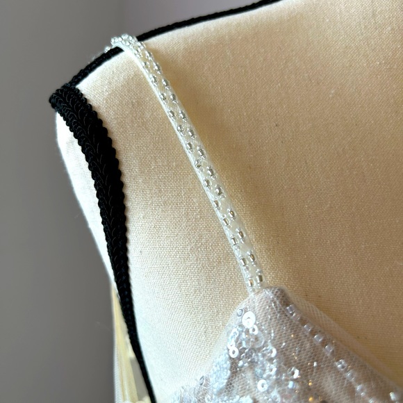 Size 4 Galina Signature/ designer: Vera Wang/ mermaid 🧜‍♀️ wedding dress - Picture 7 of 14